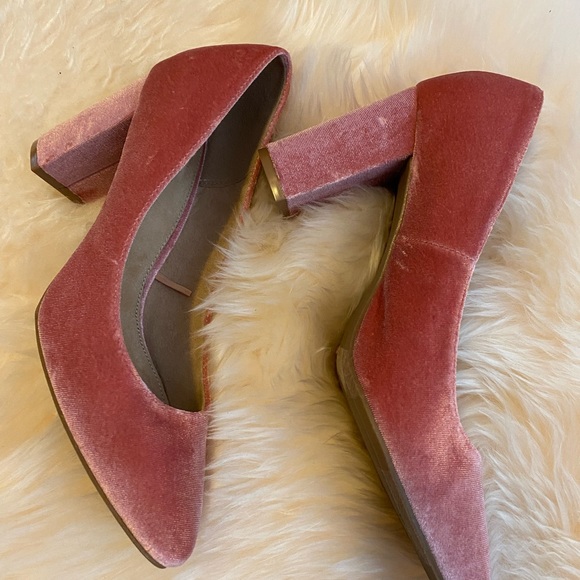 Rare Pink Velvet 2” Heels - Picture 4 of 4